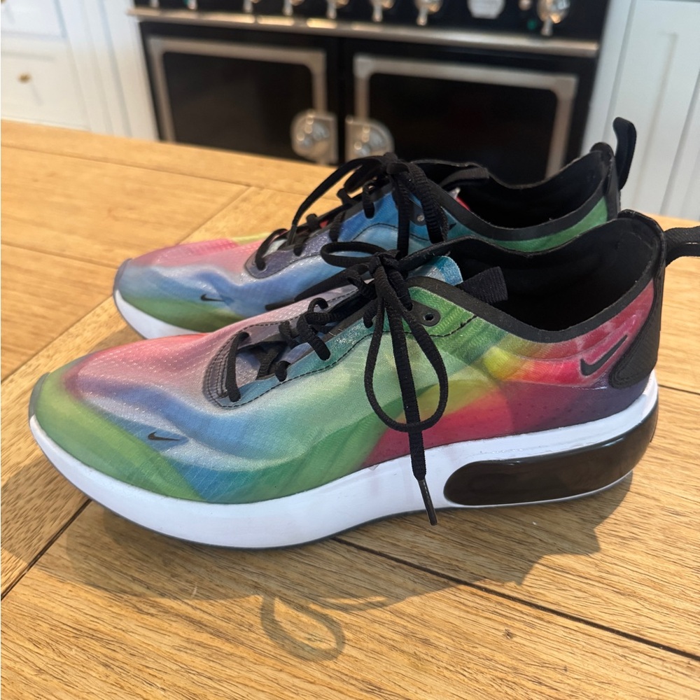 Nike Dia Max Women’s NRG Mulit-Colour Sneakers